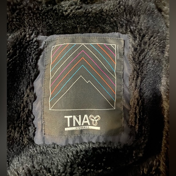 Aritzia winter jacket - Picture 3 of 5